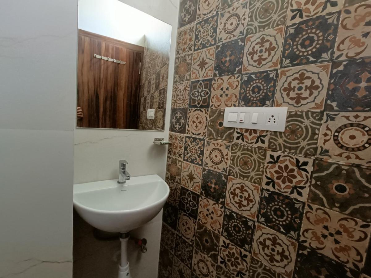 Hotel Vrinda Inn Udaipur Exterior photo